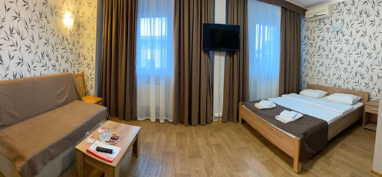 Hotel Lama 2 Kyiv Exterior photo