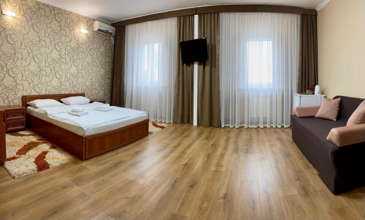 Hotel Lama 2 Kyiv Exterior photo