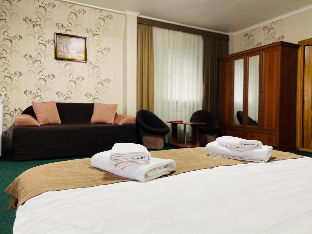 Hotel Lama 2 Kyiv Exterior photo