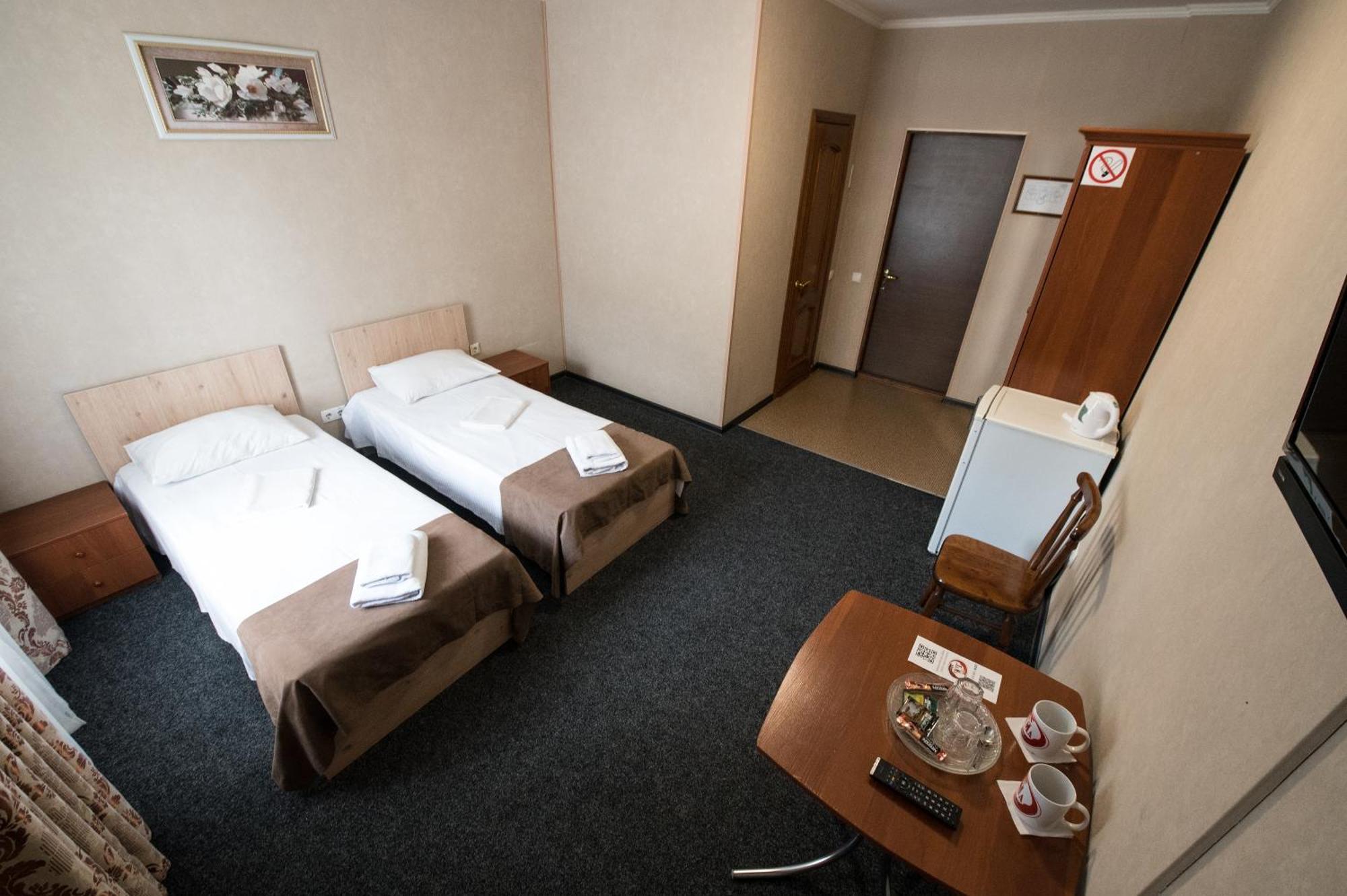 Hotel Lama 2 Kyiv Exterior photo