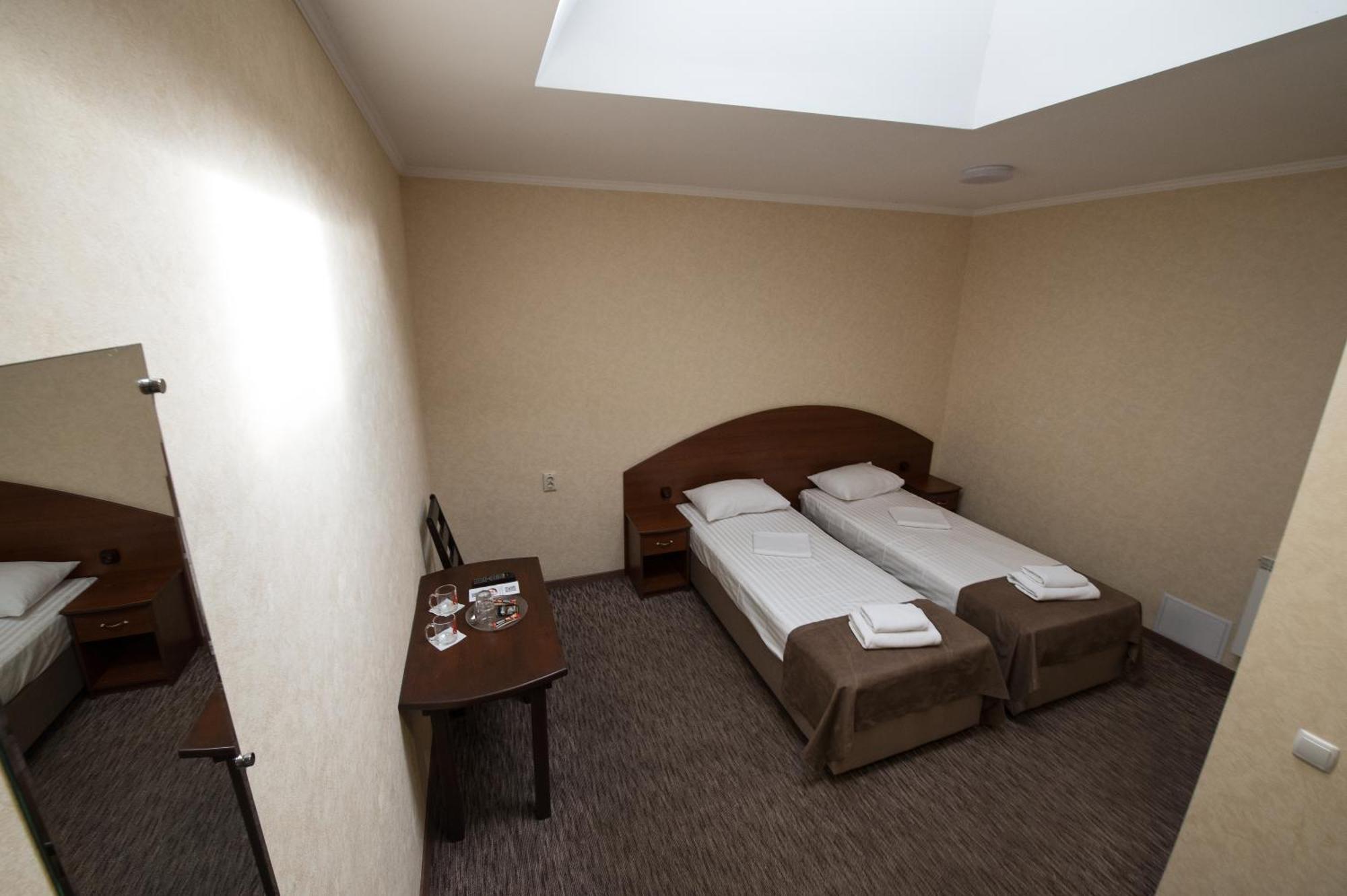Hotel Lama 2 Kyiv Exterior photo